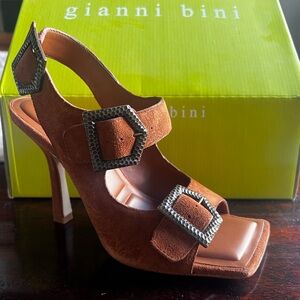 Gianni Bini buckle heels, size 6.5 NIB